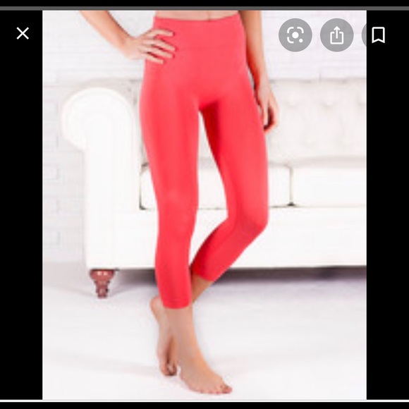 .* SOLD* Bundle of 3- Under armour set - Picture 9 of 16